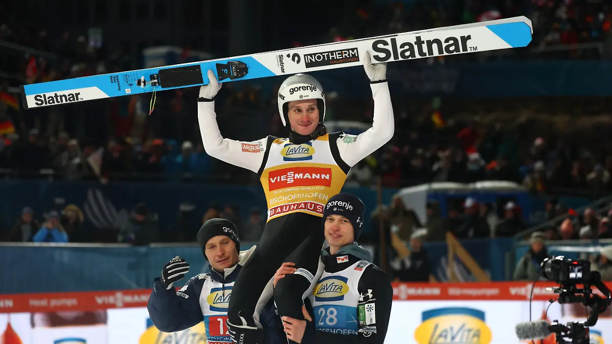 Ski-Jumping-Four-Hills-Tournament-Bischofshofen-Austria-January-6-2026-Slovenia-s-Domen-Prevc-celebrates-winning-the-Four-Hills-tournament-REUTERS-Kai-Pfaffenbach