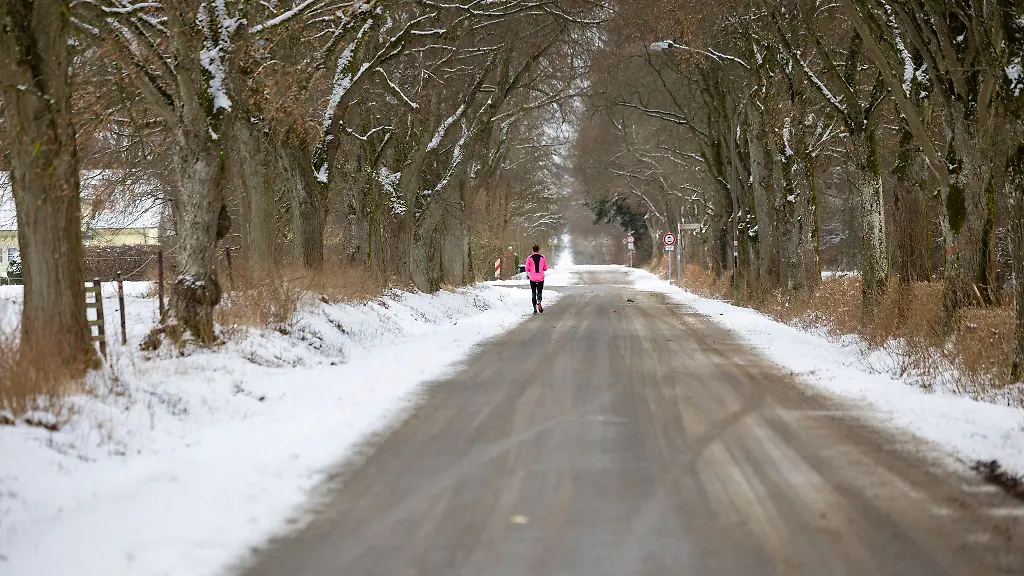 Der-Schnee-geht-in-Nordrhein-Westfalen-ab-Donnerstag-in-Regen-ueber