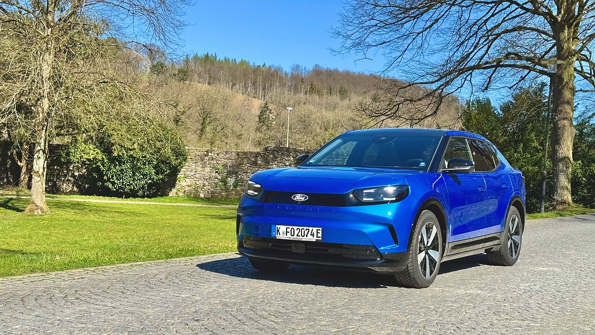 Bodenst-ndig-und-praktisch-Ford-Capri-Extended-Range-im-Test-historischer-Name-neues-Auto