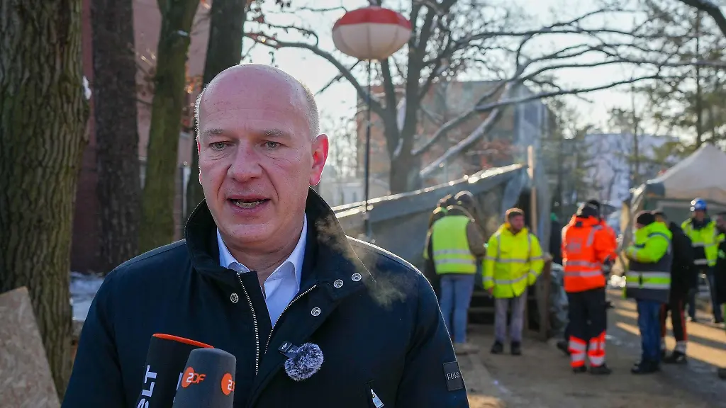 Berlins-Regierender-Buergermeister-Kai-Wegner-CDU-ist-nach-dem-tagelangen-Stromausfall-erleichtert