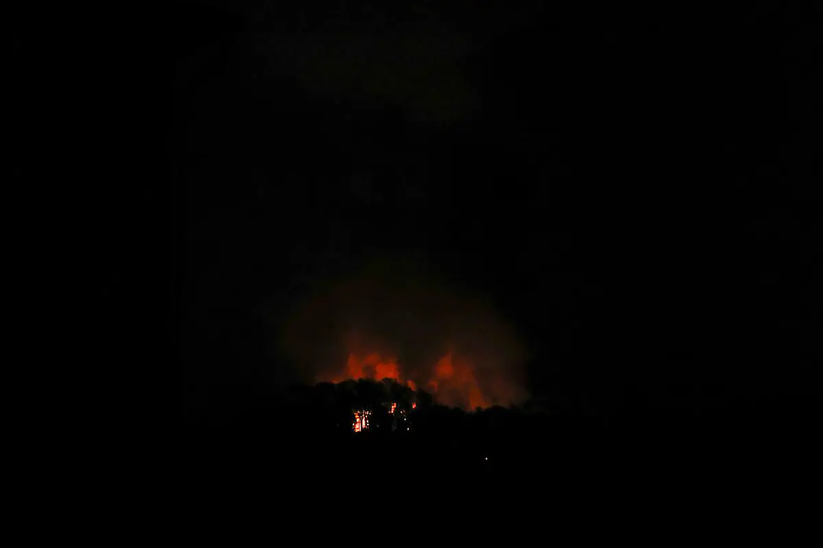 CARACAS-VENEZUELA-JANUARY-3-Multiple-strong-explosions-were-heard-on-Saturday-in-VenezuelaAeos-capital-Caracas-amid-rising-tensions-with-the-United-States-on-January-3-2026