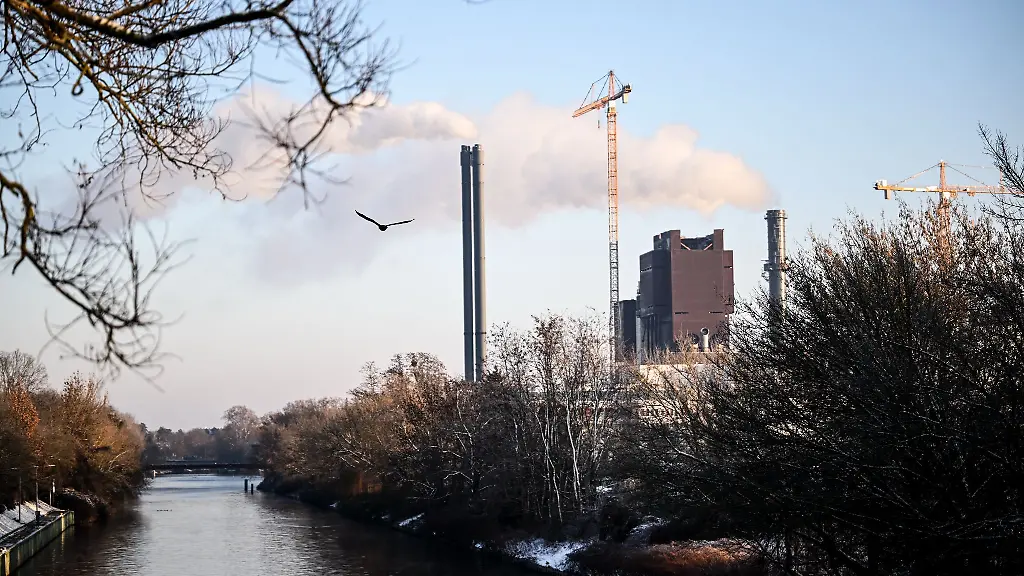 Im-Suedwesten-Berlins-gibt-es-wieder-Strom-aber-nicht-alle-Probleme-sind-geloest