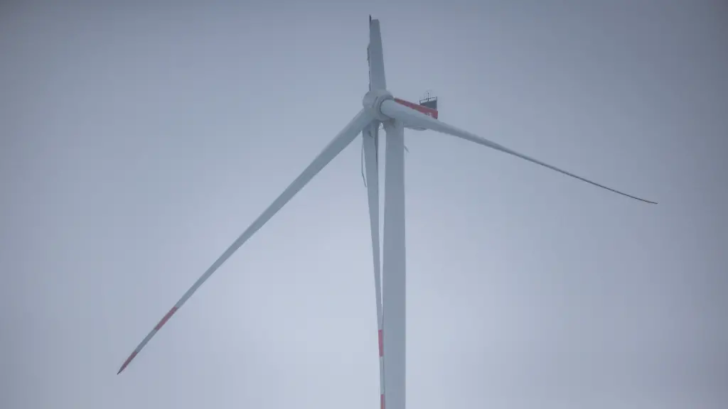 Ein-Fluegel-eines-Windrades-ist-abgebrochen-Deshalb-droht-das-Windrad-umzukippen-Die-A44-zwischen-dem-Autobahndreieck-Jackerath-und-dem-Autobahnkreuz-Holz-im-Westen-von-Nordrhein-Westfalen-musste-wegen-des-beschaedigten-Windrades-gesperrt-werden