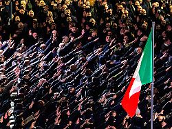 Gedenken von Mussolini-Anhängern: Hunderte zeigen bei Versammlung in Rom Faschistengruß