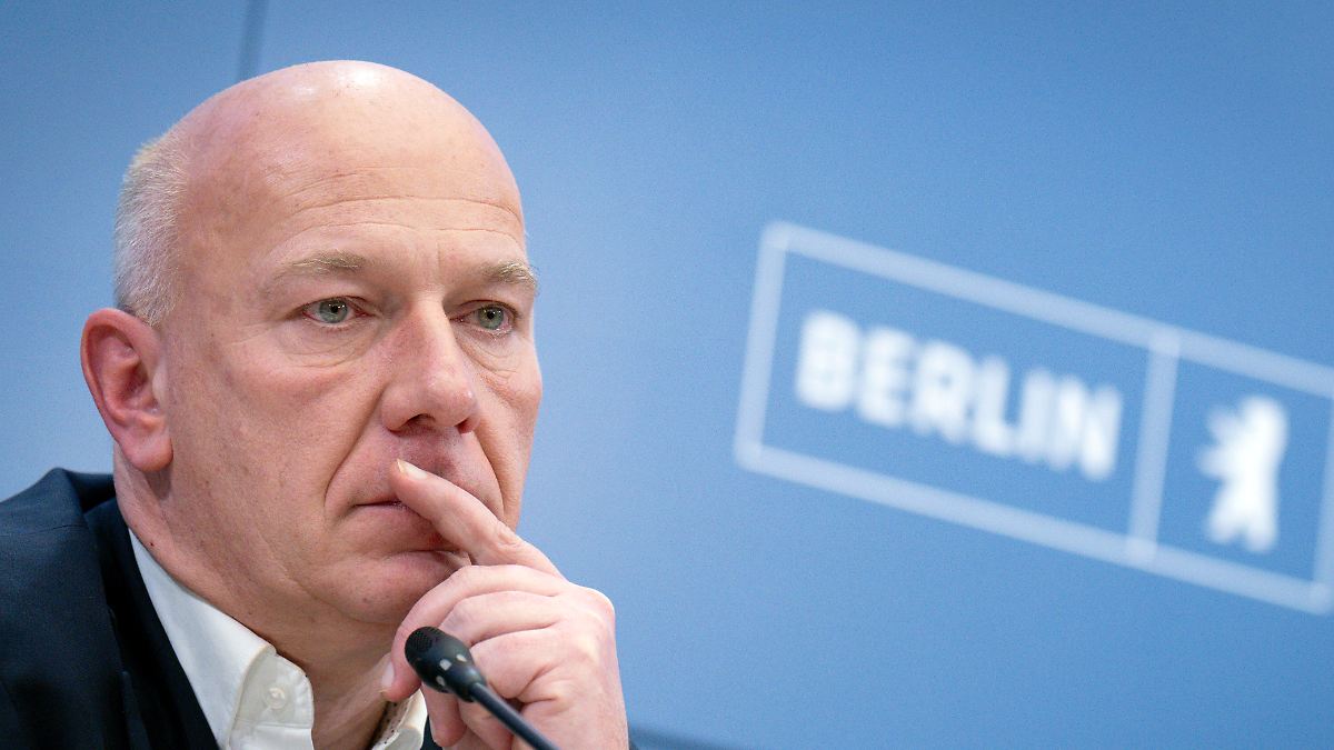 Um-den-Kopf-freizukriegen-Berliner-B-rgermeister-Wegner-spielte-Tennis-w-hrend-Stromausfalls