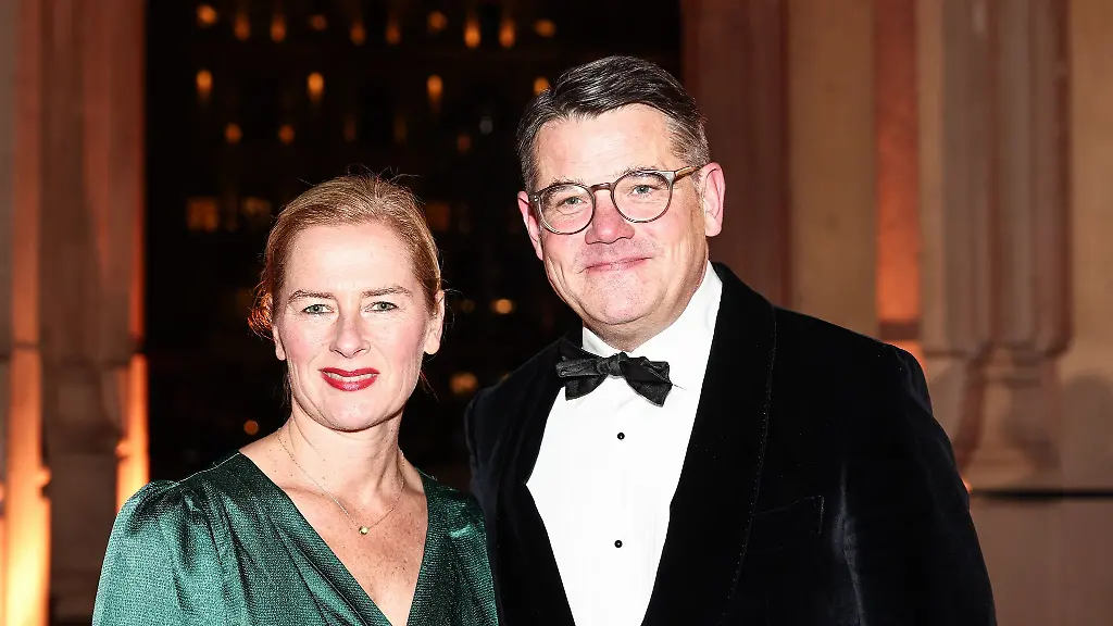 Hessens-Regierungschef-Boris-Rhein-und-seine-Frau-Tanja-Raab-Rhein-sind-zwar-noch-zu-jung-fuer-ein-aussergewoehnliches-Ehejubilaeum-koennen-aber-von-einer-anderen-Besonderheit-berichten-Sie-sind-am-selben-Tag-geboren-worden