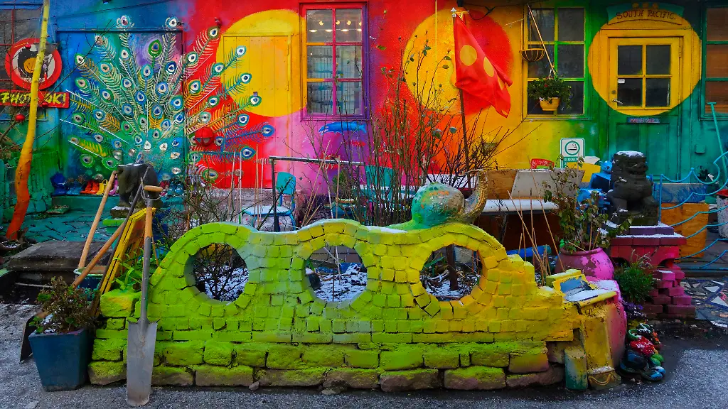 Free-State-of-Christiania-Christiania-graffiti-mural-Copenhagen-Denmark-Scandinavia-Europe