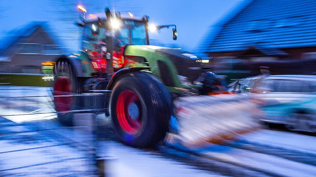 Wegen-eines-Streikaufrufs-hatte-das-Landesamt-fuer-Strassenbau-und-Verkehr-vor-moeglicherweise-glatten-Strassen-gewarnt