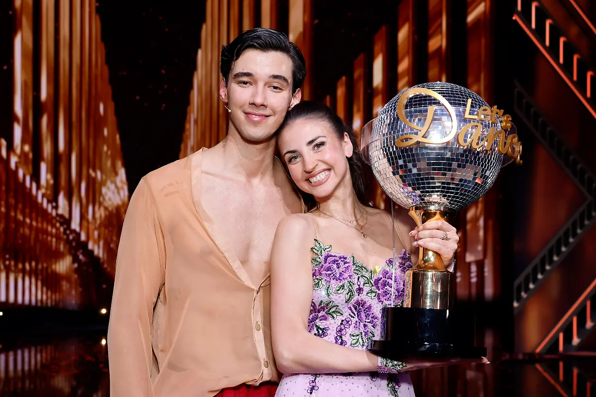 Entertainment-Bilder-des-Tages-Golfprofi-Diego-Pooth-und-Taenzerin-Ekaterina-Leonova-gewinnen-das-Finale-der-18-Staffel-der-RTL-Tanzshow-Lets-Dance-im-Coloneum-Koeln-23-05