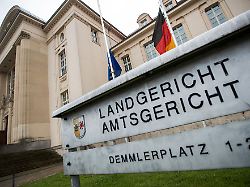 Mecklenburg-Vorpommern: Großvater gesteht dutzendfachen Missbrauch seiner Enkelin