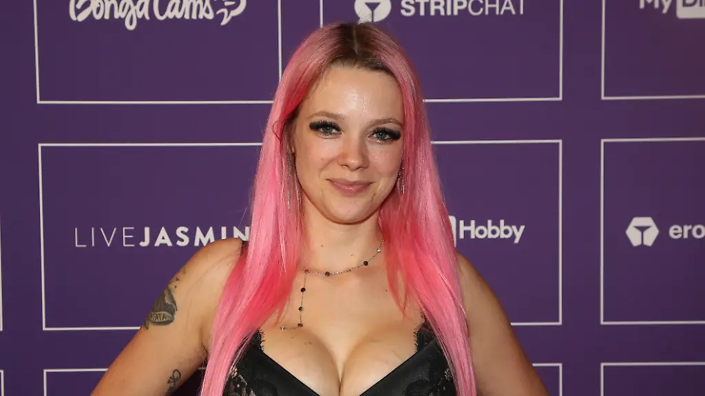 Anne-Wuensche-auf-der-26-Erotikmesse-Venus-2023-am-26-10