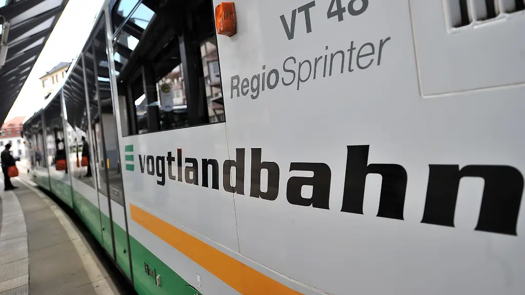 Durch-das-Wetter-kommt-es-auf-Verbindungen-der-Vogtlandbahn-zu-Einschraenkungen