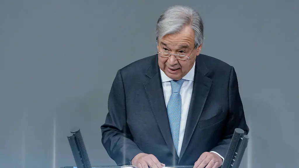 159283cecfa8c737b1fbf802d5104413