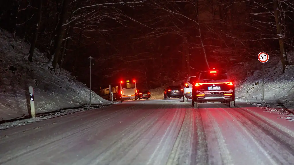 Wer-mit-dem-Auto-unterwegs-ist-sollte-aufpassen
