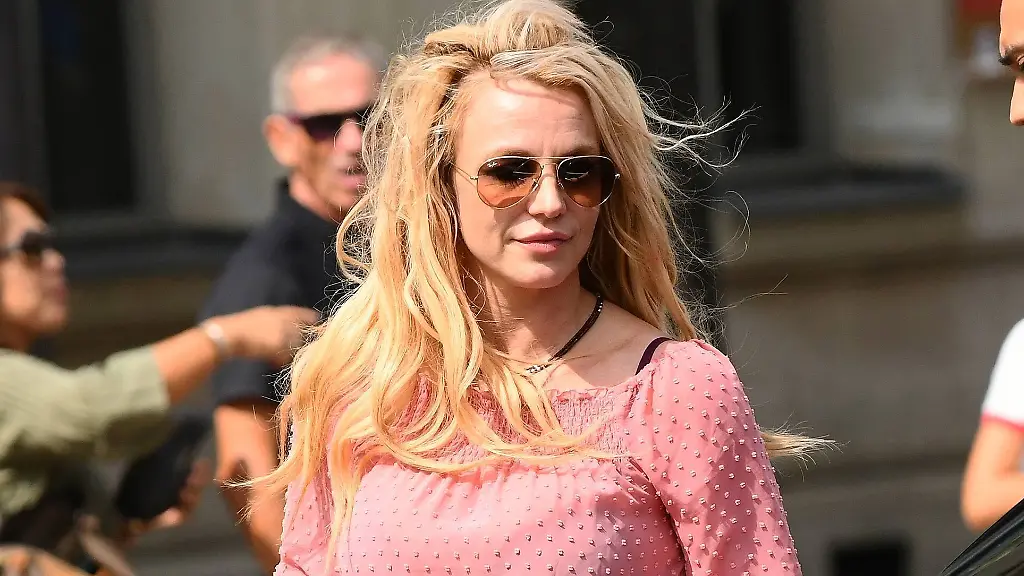 Britney-Spears-Vater-Jamie-Spears-bleibt-ihr-Vormund-Archivbilder-Entertainment-Bilder-des-Tages-Britney-Spears-have-lunch-at-the-Societe-restaurant-in-Paris-France-on-August-27-2018-Photo-by-Favier-E-PRESSPHOTO
