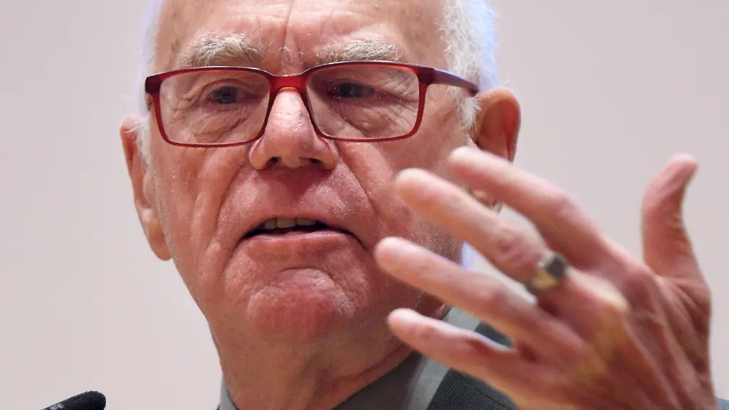 Norbert-LAMMERT-CDU-bei-einer-Veranstaltung-der-Uni-Bonn-03-12