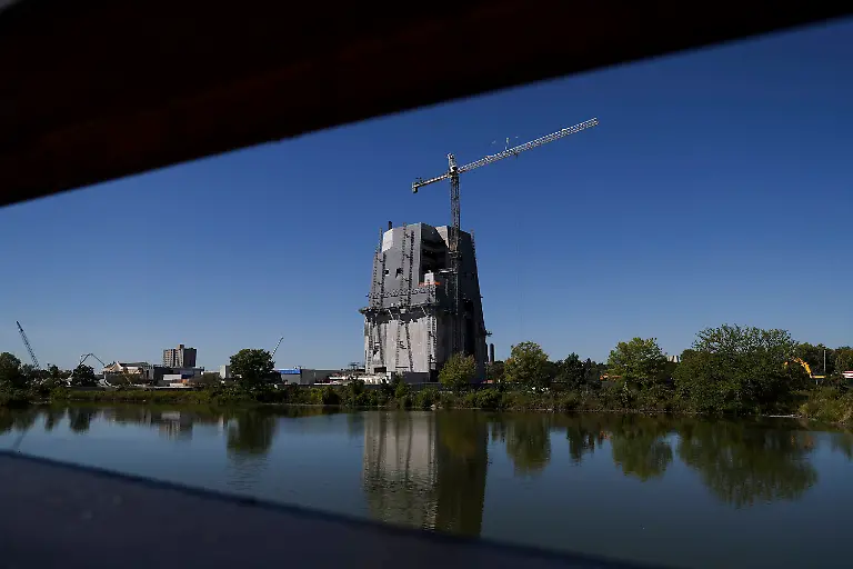 US-NEWS-OBAMA-FOUNDATION-1-TB-The-Obama-Presidential-Center-is-reflected-in-the-West-Lagoon-in-Jackson-Park-on-Sept-4-2024-Eileen-T-Meslar-Chicago-Tribune-TNS-Chicago-IL-USA-EDITORIAL-USE-ONLY-Copyright-xx-120801093W-EileenxT