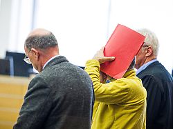 Heimtückisch und grausam: Ehefrau angezündet - Mann muss lebenslang in Haft