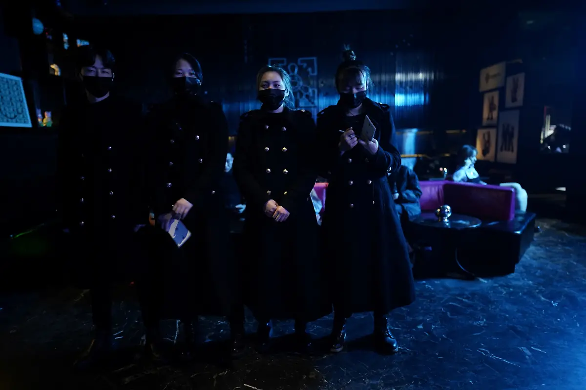 2020-12-16T230128Z-64144053-RC2NOK9XIHGC-RTRMADP-3-HEALTH-CORONAVIRUS-WUHAN-NIGHTLIFE