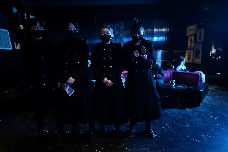 2020-12-16T230128Z-64144053-RC2NOK9XIHGC-RTRMADP-3-HEALTH-CORONAVIRUS-WUHAN-NIGHTLIFE