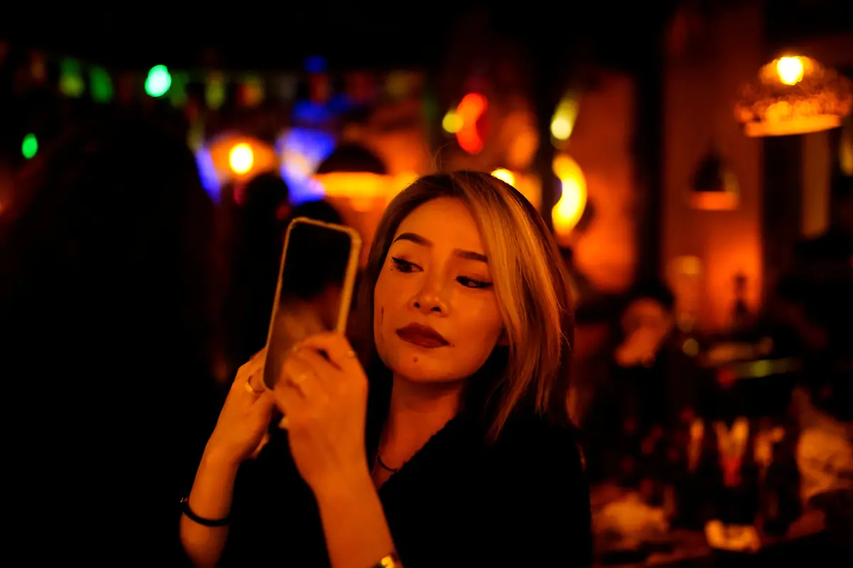 2020-12-16T230059Z-2074240319-RC2NOK9LWKJN-RTRMADP-3-HEALTH-CORONAVIRUS-WUHAN-NIGHTLIFE
