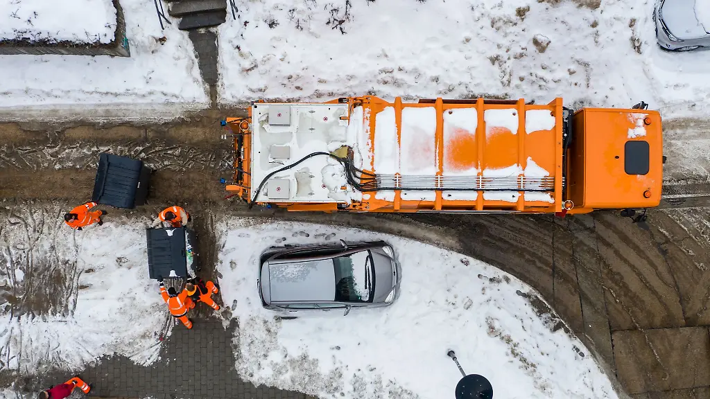 Wer-helfen-will-kann-die-Zufahrt-von-Schnee-und-Eis-befreien