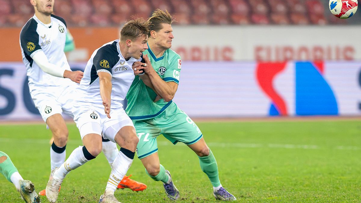 "Kleine Missgeburt": Ex-DFB-Profi rastet aus und stößt Mitspieler zu Boden