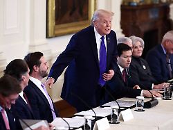 Ab jetzt "totale Sicherheit": Trump drängt US-Ölkonzerne zu Investitionen in Venezuela