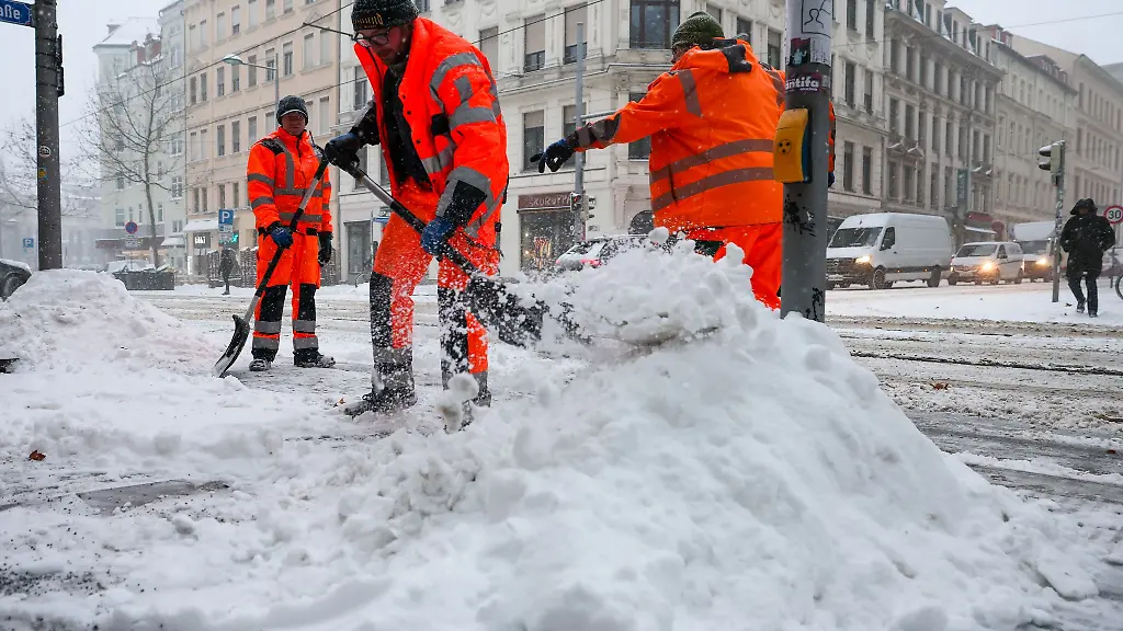 In-Leipzig-liegt-zu-viel-Schnee-fuer-den-Brueckenlauf