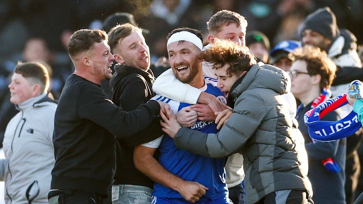 Glasner: "Es ist peinlich": Trainer außer sich: Cup-Verteidiger blamiert sich gegen Sechstligisten