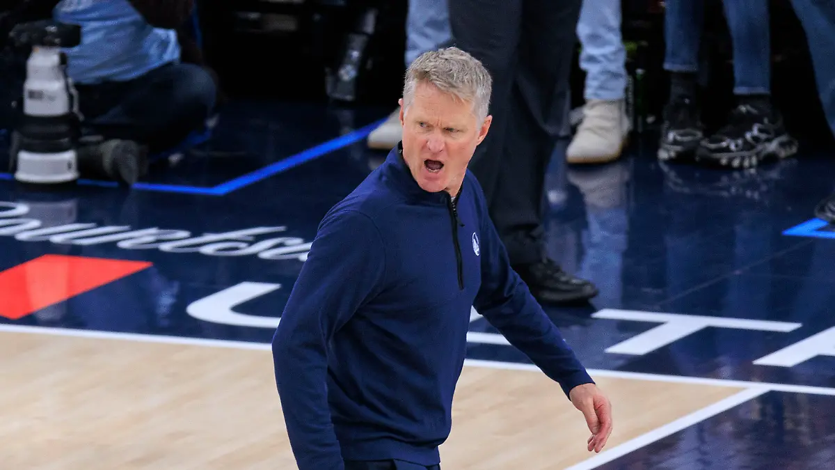 January-5-2026-Inglewood-California-USA-Head-coach-Steve-Kerr-of-the-Golden-State-Warriors-is-ejected-after-contesting-a-call-during-their-2025-NBA-regular-season-game-against-the-Los-Angeles-Clippers-on-Monday-January-5-2026-at-Intuit-Dome-Arena-in-Inglewood-California