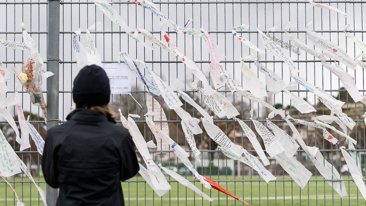 Fand dahinter leblose Körper: Barbetreiber in Crans-Montana räumt ein: Tür war verschlossen