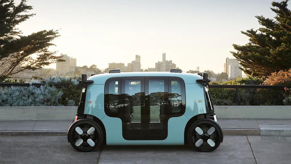 Zoox-Autonomous-Vehicle-Single-Side-Coit-Tower-SF