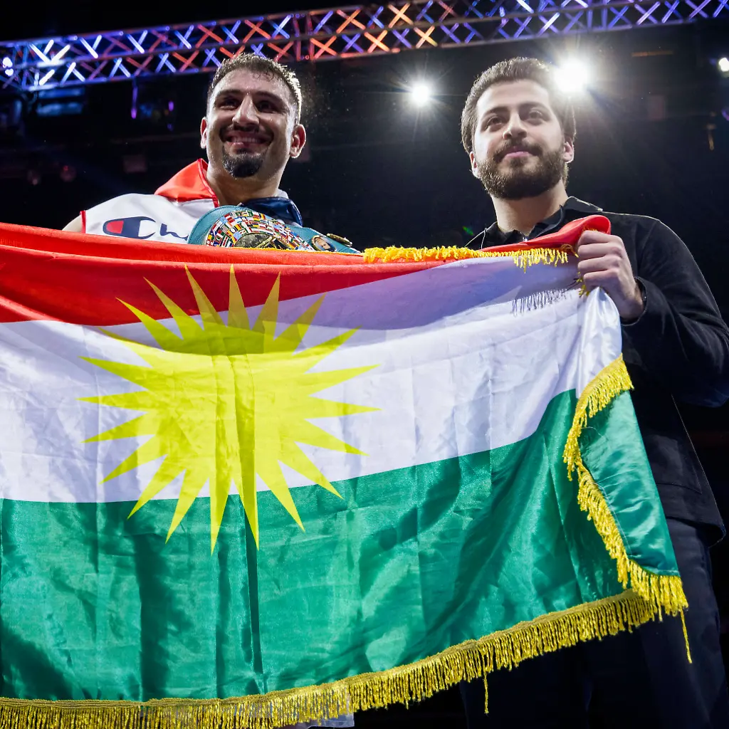 Oberhausen-Germany-10th-Jan-2026-Agit-Kabayel-mit-Areen-Masrour-Barzani-Agit-Kabayel-Germany-vs-Damian-Knyba-Poland-Boxing-Boxen-10-01