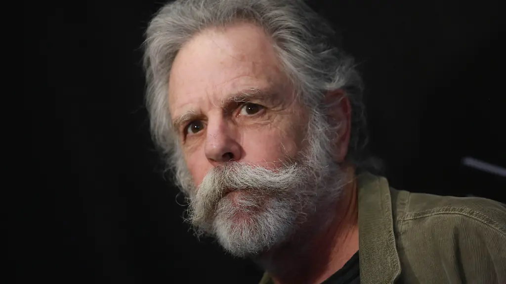 Photo-by-NDZ-STAR-MAX-IPx-2026-1-10-26-Bob-Weir-has-passed-away-at-age-78-5-11-15-Bob-Weir-of-the-Grateful-Dead-speaks-onstage-during-the-Madison-Square-Garden-2015-Walk-Of-Fame-Inductions-at-Madison-Square-Garden-on-May-11-2015-in-New-York-City