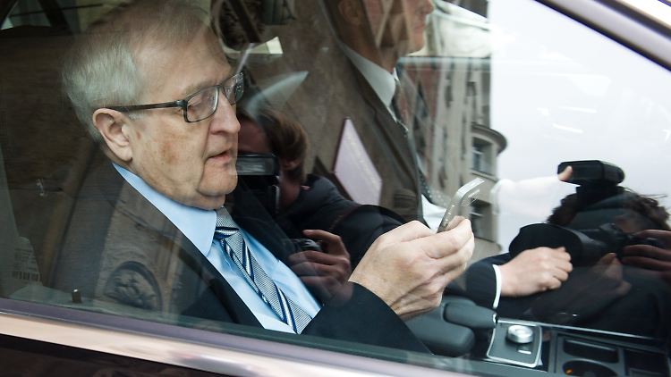 Wirtschaftsminister Brüderle hat es seit seinen offenen Worten zum Atommoratorium, das er mit dem Wahlkampf in Verbindung gebracht hat, nicht leicht.