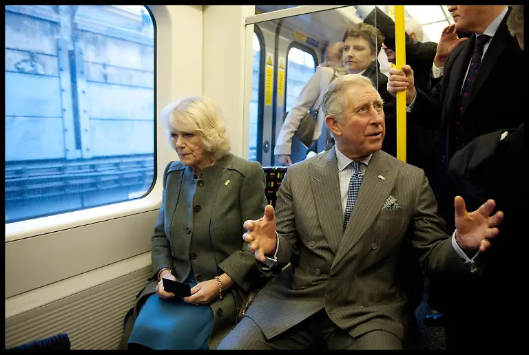 Prince-of-Wales-Charles-and-The-Duchess-of-Cornwall-Camilla-ride-on-a-Tube-Train-on-London-s-Underground-from-Farringdon-to-Kings-Cross-Wednesday-January-30-2013