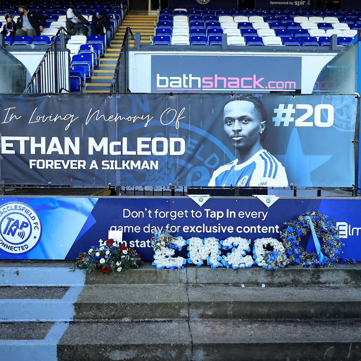 Football-FA-Cup-3rd-Round-Macclesfield-v-Crystal-Palace-10th-January-2026-FA-Cup-3rd-Round-Macclesfield-v-Crystal-Palace-A-memorial-to-former-Macclesfield-player-Ethan-McLeod-who-died-recently-Photo-Simon-Stacpoole-Offside-Macclesfield-UK-Fussball-FA-Cup-3-Runde-Macclesfield-v-Crystal-Palace-10-Januar-2026-FA-Cup-3