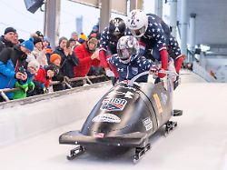 Gefährliche Momente: Bob-Pilot verliert alle Mitfahrer - und legt dann spektakuläres Manöver hin