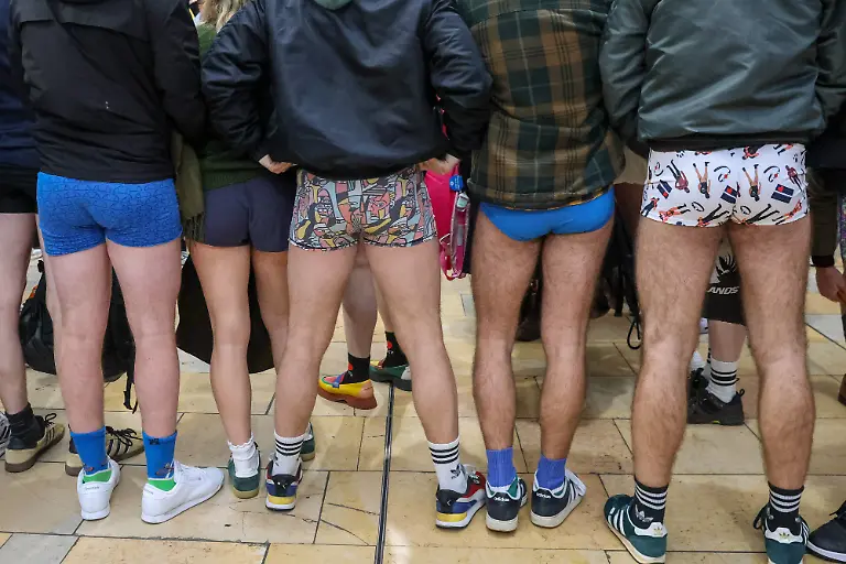 January-11-2026-London-London-UK-London-UK-Participants-take-part-in-the-15th-annual-A-a-ANo-Trousers-Tube-RideA-a-A-on-the-London-Underground-The-event-organised-by-Improv-Everywhere-is-held-each-January-and-began-in-New-York-City-before-expanding-internationally-What-started-as-a-small-prank-with-seven-participants-has-grown-into-a-global-event-with-dozens-of-cities-including-London-taking-part-each-year