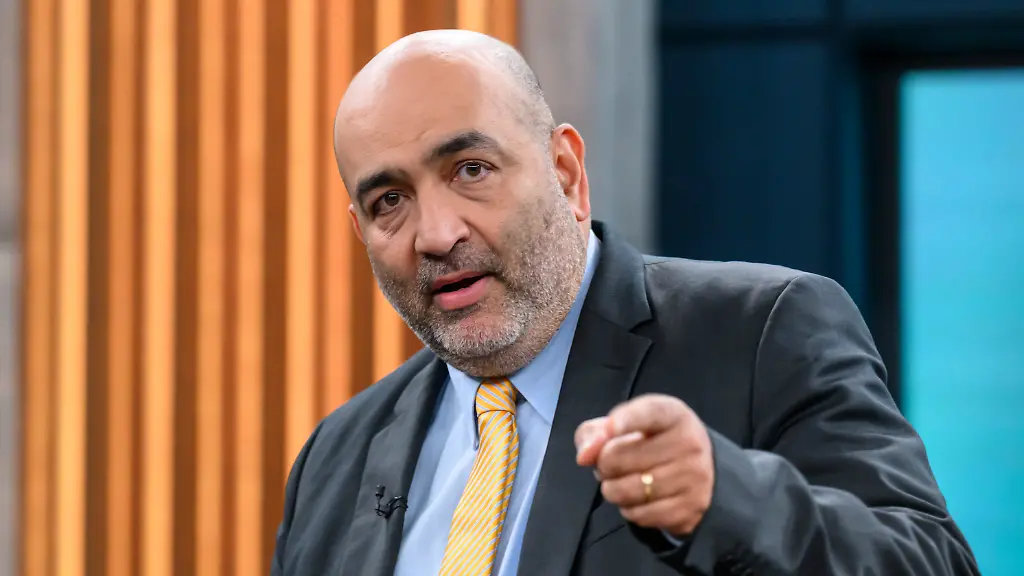 im-Bild-v-l-Omid-Nouripour-Vizepraesident-des-Deutschen-Bundestages-Buendnis-90-Die-Gruenen-GER-Berlin-Studio-zu-Gast-bei-Caren-Miosga-Polittalk-TV-Format-mit-Moderatorin-Das-Erste-aus-Adlershof-am-Studio-20-Thema-Nahost-und-Ukraine-Wie-wirksam-ist-die-Methode-Trump-19-10