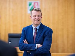 Nordrhein-Westfalen: FDP-Chef kritisiert landesweiten Unterrichtsausfall