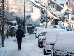 Teils droht Blitzeis: "Gunda" sorgt für Glätte - viele Schulen zu Wochenbeginn zu