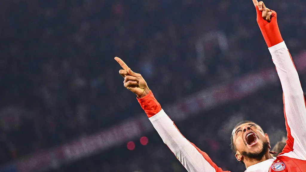 11-01-2026-Bayern-Muenchen-Fussball-Bundesliga-Bayern-Muenchen-VfL-Wolfsburg-16-Spieltag-Allianz-Arena-Michael-Olise-Bayern-Muenchen-feiert-nach-seinem-Tor-zum-3-1-WICHTIGER-HINWEIS-Gemaess-den-Vorgaben-der-DFL-Deutsche-Fussball-Liga-bzw-des-DFB-Deutscher-Fussball-Bund-ist-es-untersagt-in-dem-Stadion-und-oder-vom-Spiel-angefertigte-Fotoaufnahmen-in-Form-von-Sequenzbildern-und-oder-videoaehnlichen-Fotostrecken-zu-verwerten-bzw-verwerten-zu-lassen