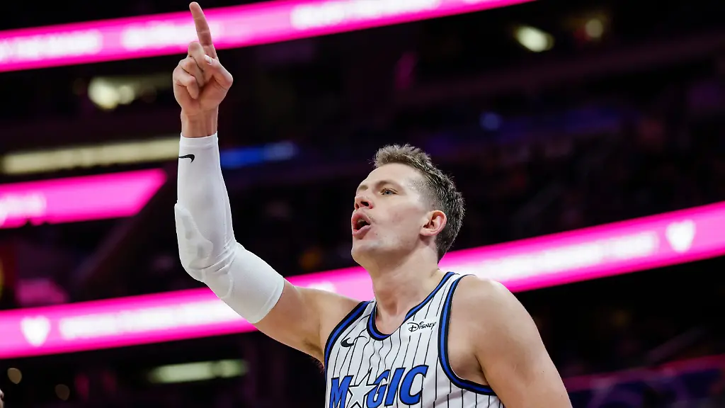 Orlando-Magic-forward-Moritz-Wagner-21-reacts-after-being-fouled-during-the-first-half-of-an-NBA-basketball-game-against-the-New-Orleans-Pelicans-Sunday-Jan-11-2026-in-Orlando-Fla