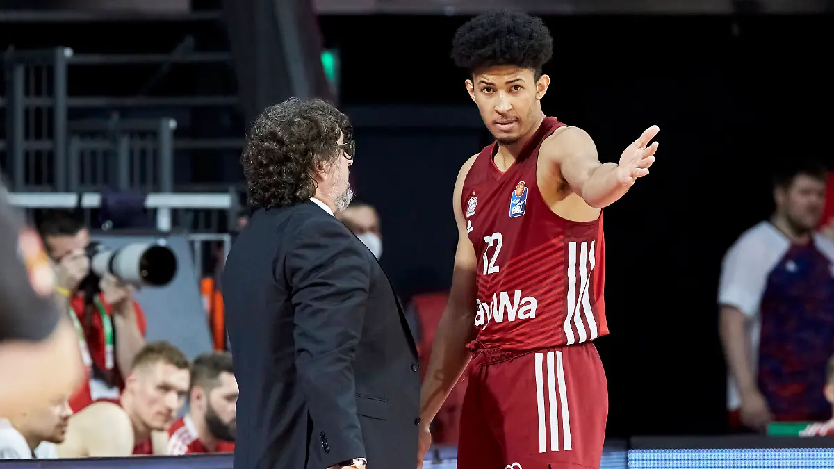2021-22-DBB-BBL1-HFG4-FC-Bayern-Muenchen-vs-Telekom-Baskets-Bonn-TRINCHIERI-Andrea-FC-Bayern-Muenchen-Coach