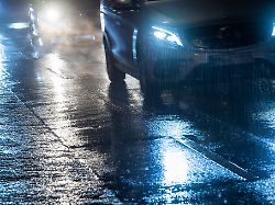 Baden-Württemberg: Glatteis-Lage: Eisregen und hohes Risiko auf den Straßen