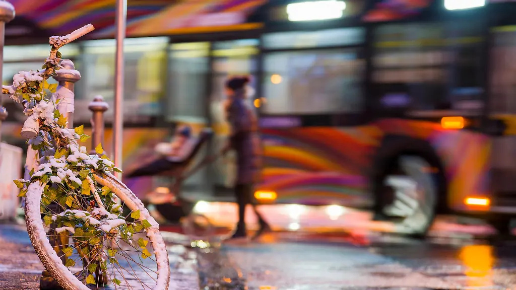 Schnee-und-Eis-behindern-den-Nahverkehr-in-Hessen