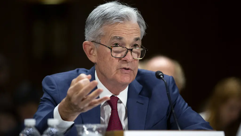 News-Bilder-des-Tages-July-11-2019-Washington-District-of-Columbia-U-S-Chair-of-the-Federal-Reserve-Jerome-Powell-delivers-his-semiannual-monetary-policy-report-to-the-U-S-Senate-Committee-on-Banking-Housing-and-Urban-Affairs-on-Capitol-Hill-in-Washington-D-C-U-S-on-July-11-2019-Washington-U-S