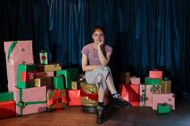 2020-12-15T120253Z-1280416648-RC2ONK9RT5V6-RTRMADP-3-CHRISTMAS-SEASON-SANTAS-GLOBAL